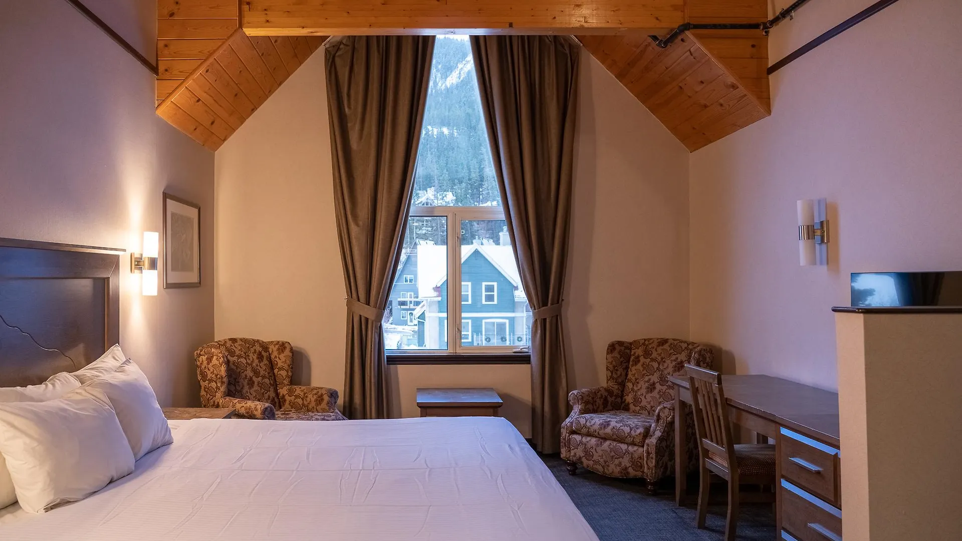 The Rundlestone Lodge Banff